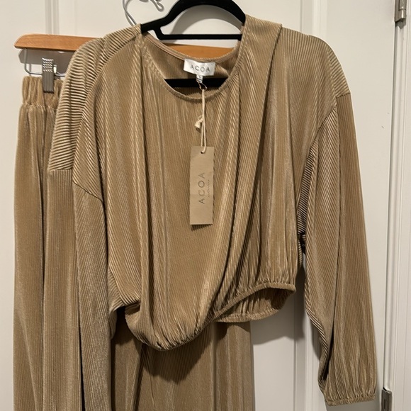 ACOA Gold set. Wide leg size small runs big. MWT. - Picture 3 of 3